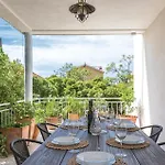 Apartment 3 Bedroom Cozy In Makarska