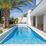 3 Bedroom Cozy In Makarska