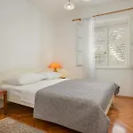 3 Bedroom Cozy In Apartment *